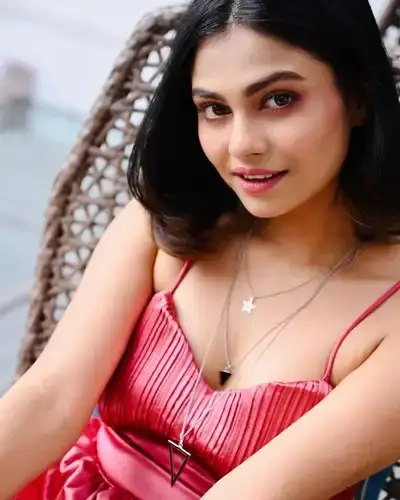 Call Girls Service in Lakhipur